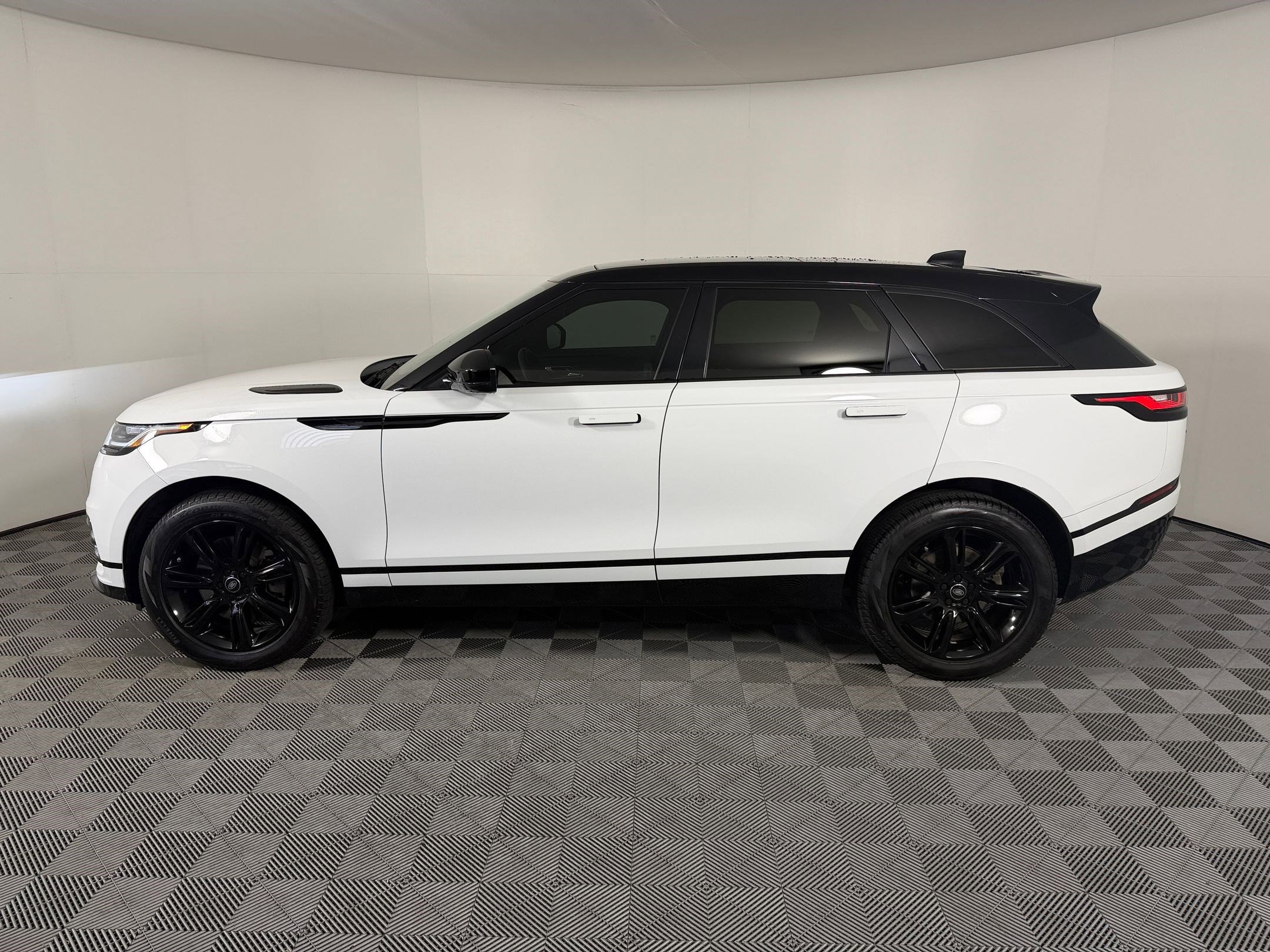 land rover range rover velar 2023 SALYT2EU5PA362548 image land rover range rover velar 2023 SALYT2EU5PA362548 image